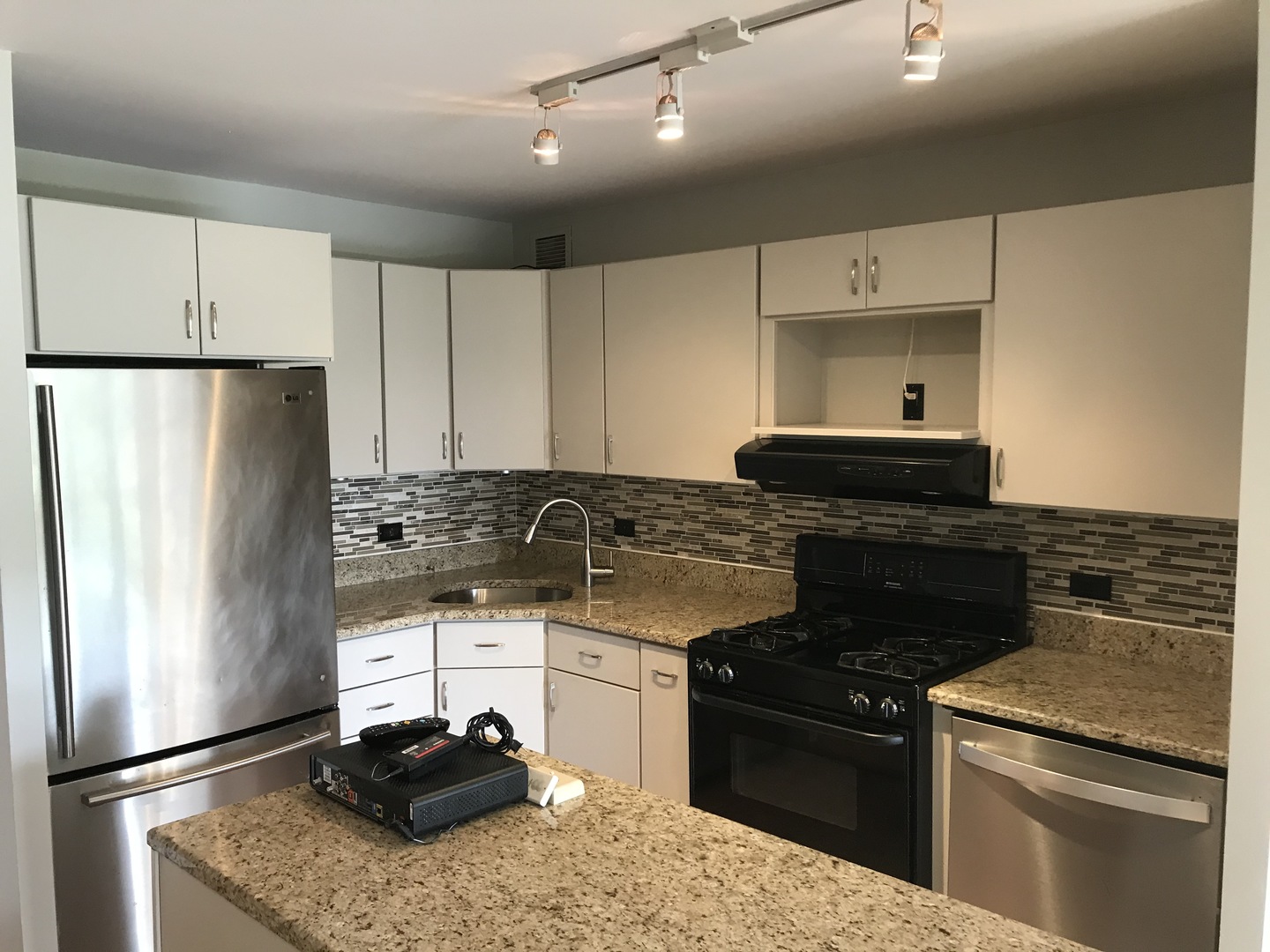 1960 N Lincoln Park West 507
