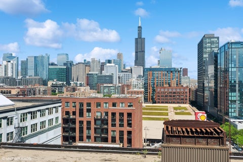 Tiny photo for 1224 W Van Buren Street #511, Chicago, IL 60607 (MLS # 12589446)