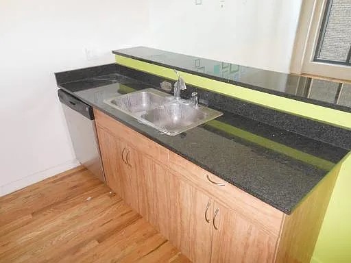 1224 W Van Buren Street 511