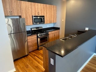 1224 W Van Buren Street 511