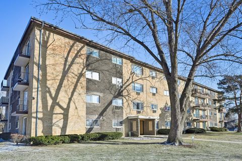 A home in Mount Prospect