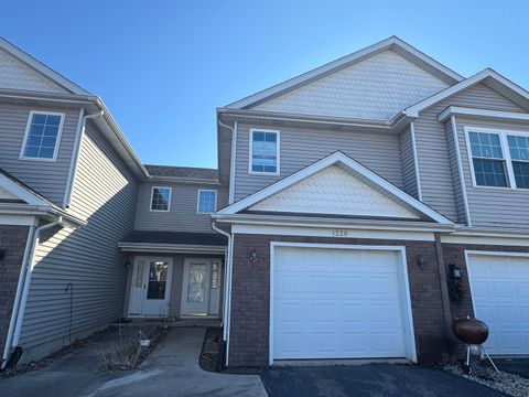 1320 E Arnold Street 1320 Sandwich IL 60548