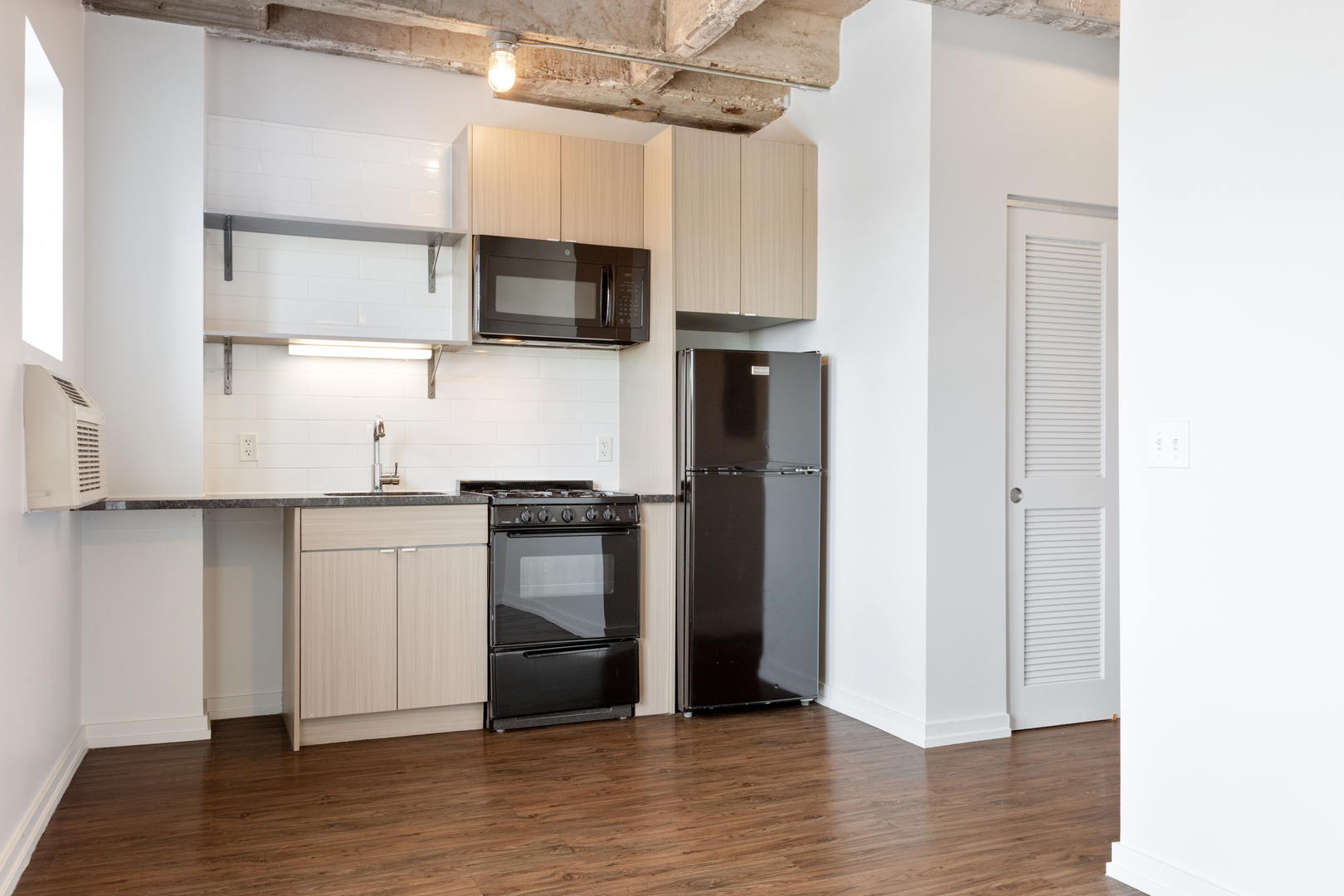 1325 W Wilson Avenue 1006