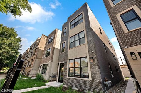 4105 S Prairie Avenue 1 Chicago IL 60653