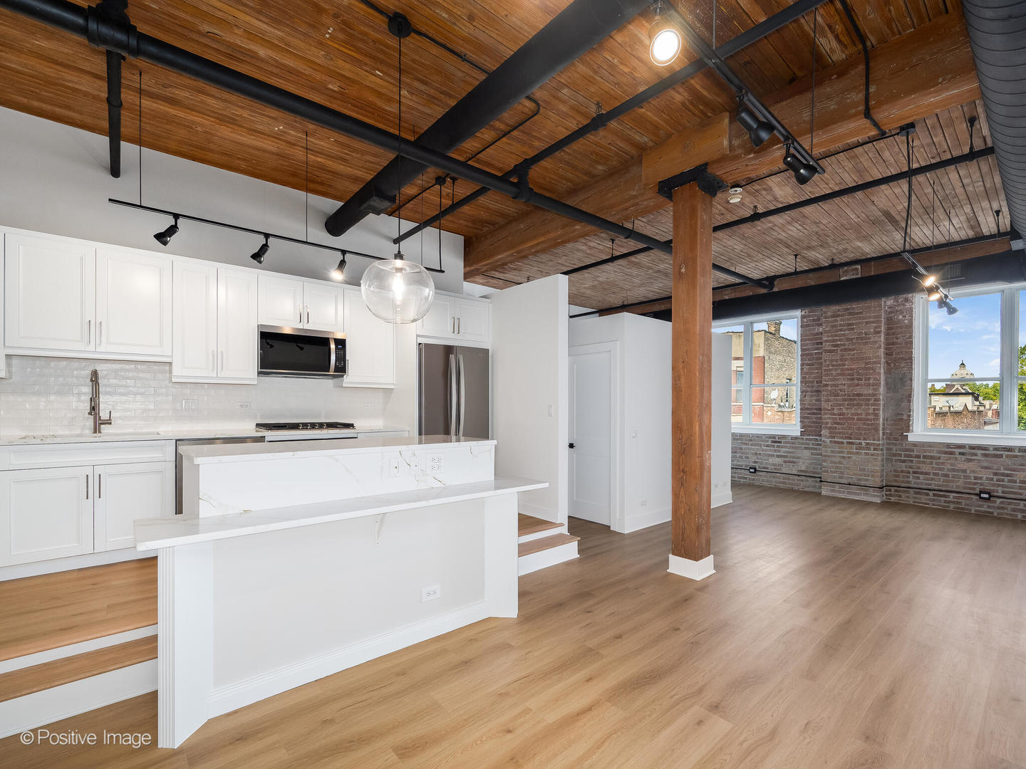 1725 W NORTH Avenue 305