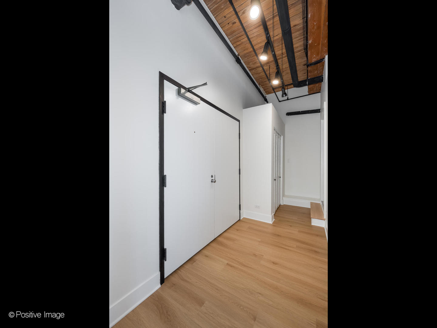 1725 W NORTH Avenue 305