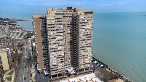 6301 N Sheridan Road 11D Chicago IL 60660