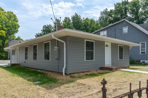 Tiny photo for 103 S Forest Avenue, Carbondale, IL 62901 (MLS # 12785168)