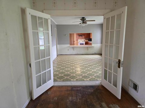 Tiny photo for 1201 E Noleman Street, Centralia, IL 62801 (MLS # EB458211)