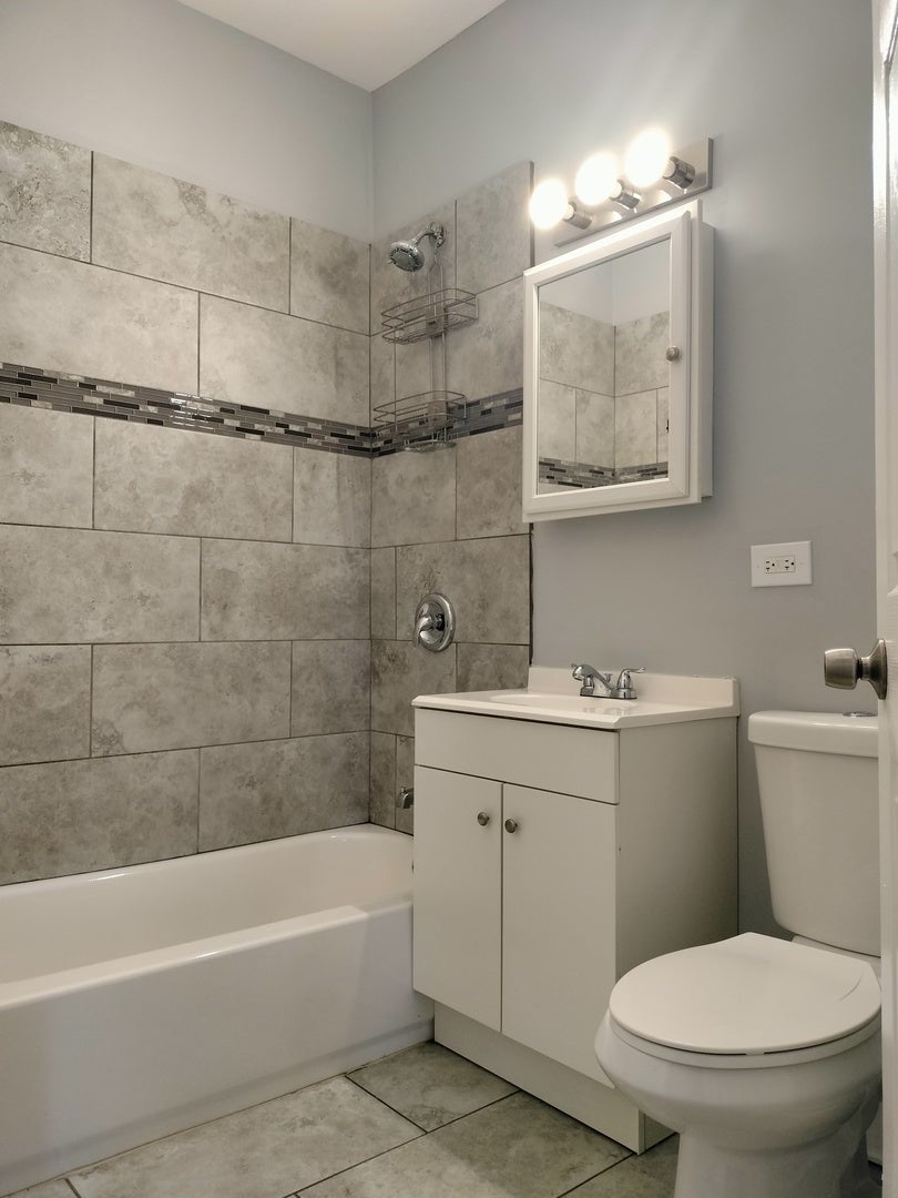 6601 S Bishop Street 6601-1