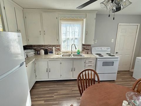 Tiny photo for 1202 Ferry Street, Metropolis, IL 62960 (MLS # 12600219)