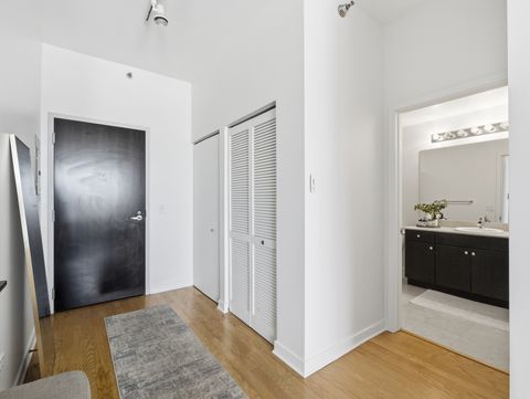 Tiny photo for 303 W OHIO Street #2201, Chicago, IL 60654 (MLS # 12505206)
