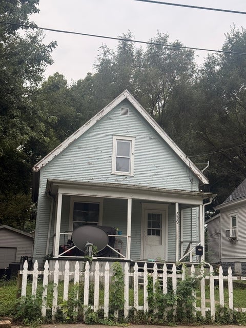 Photo of 2613 N California Avenue, Peoria, IL 61603 (MLS # 12763476)