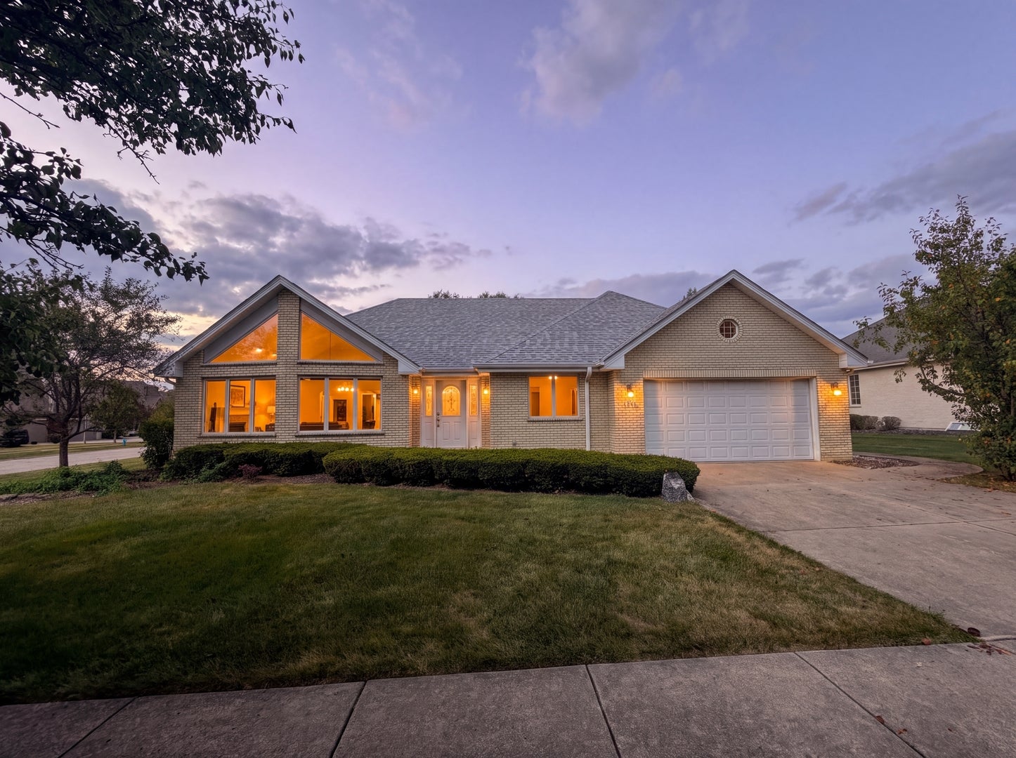 1285 Drawbridge Lane