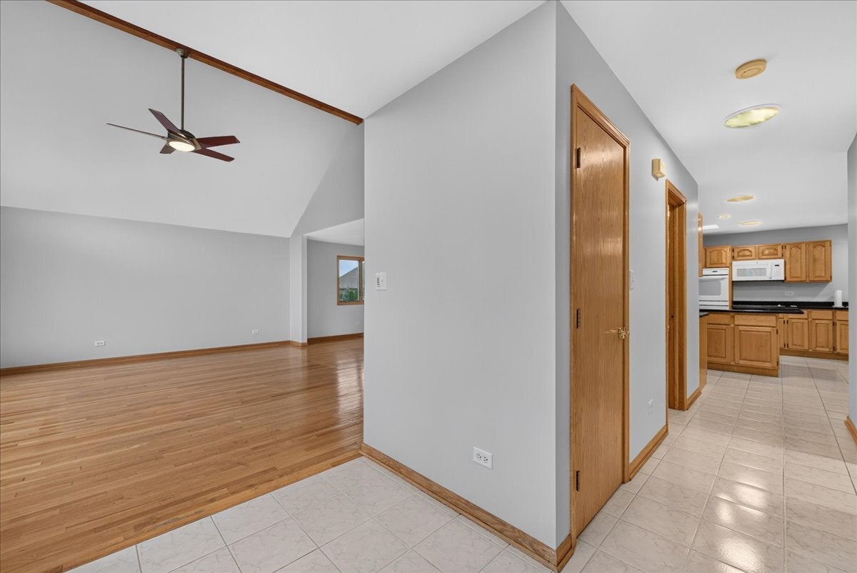 1285 Drawbridge Lane