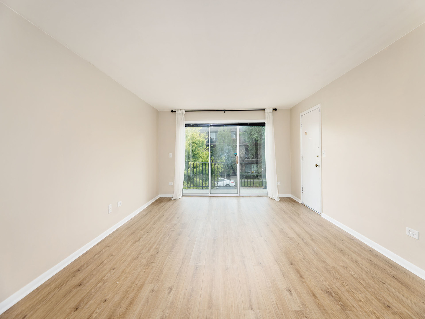 6587 N Northwest Highway 1A