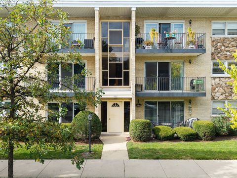 Photo of 6587 N Northwest Highway #1A, Chicago, IL 60631 (MLS # 12509383)