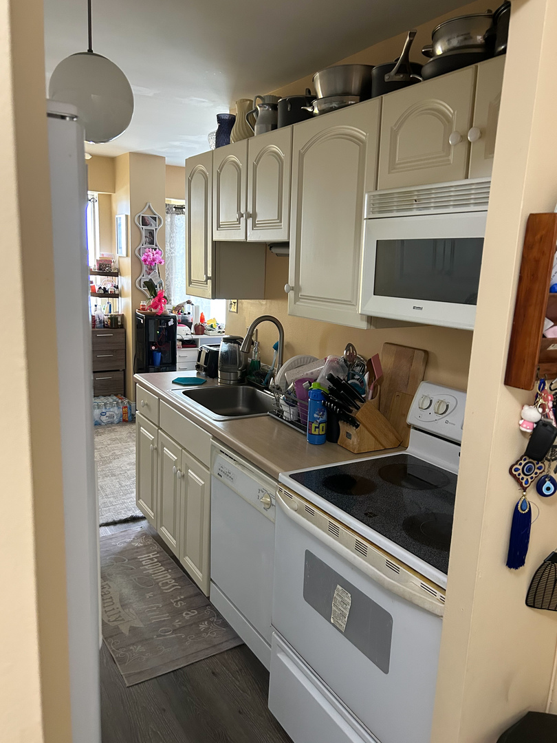 7141 N Kedzie Avenue 912