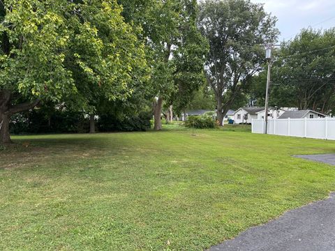 Tiny photo for 320 E Lincoln Avenue, Watseka, IL 60970 (MLS # 12715454)