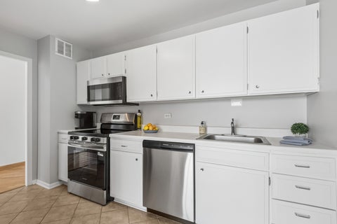 Tiny photo for 5455 N Sheridan Road #2803, Chicago, IL 60640 (MLS # 12645603)