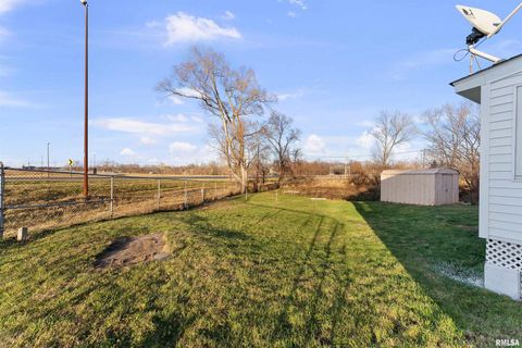 Tiny photo for 3221 66TH Avenue, Moline, IL 61265 (MLS # QC4269680)