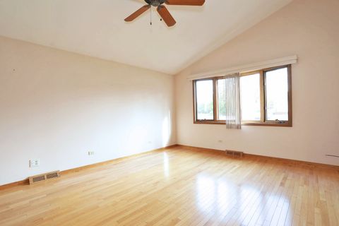 Tiny photo for 336 N Dalewood Avenue, Wood Dale, IL 60191 (MLS # 12494006)