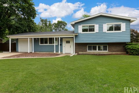 Photo of 201 Berkshire Drive, Crystal Lake, IL 60014 (MLS # 12619672)