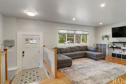 Tiny photo for 201 Berkshire Drive, Crystal Lake, IL 60014 (MLS # 12619672)