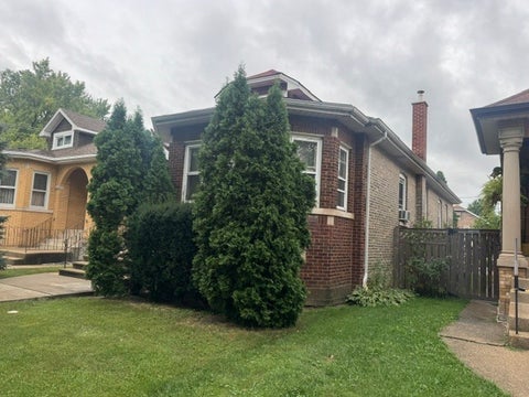 Photo of 2842 Wisconsin Avenue, Berwyn, IL 60402 (MLS # 12755114)