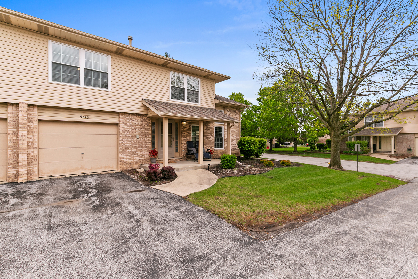 9348 Meadowview Drive
