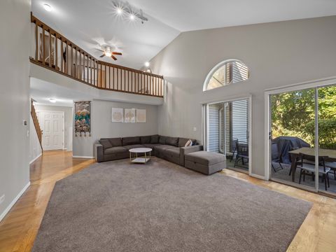 Tiny photo for 340 W Ivy Lane #1B, Arlington Heights, IL 60004 (MLS # 12501192)