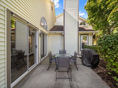 Tiny photo for 340 W Ivy Lane #1B, Arlington Heights, IL 60004 (MLS # 12501192)