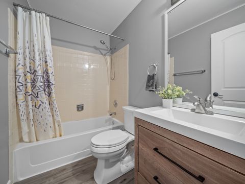 Tiny photo for 340 W Ivy Lane #1B, Arlington Heights, IL 60004 (MLS # 12501192)