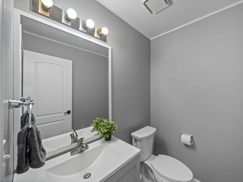 Tiny photo for 340 W Ivy Lane #1B, Arlington Heights, IL 60004 (MLS # 12501192)