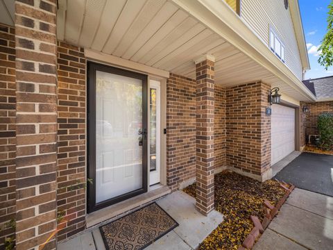 Tiny photo for 340 W Ivy Lane #1B, Arlington Heights, IL 60004 (MLS # 12501192)