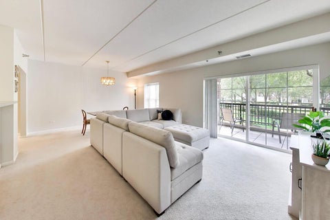 Tiny photo for 410 W Mahogany Court #205, Palatine, IL 60067 (MLS # 12729613)