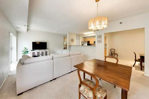 Tiny photo for 410 W Mahogany Court #205, Palatine, IL 60067 (MLS # 12729613)