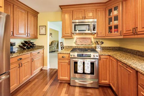 Tiny photo for 879 Saybrook Lane, Buffalo Grove, IL 60089 (MLS # 12625293)