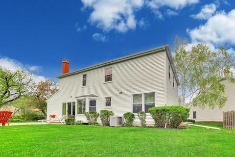 Tiny photo for 879 Saybrook Lane, Buffalo Grove, IL 60089 (MLS # 12625293)