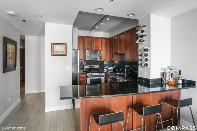 1250 S Michigan Avenue 1303