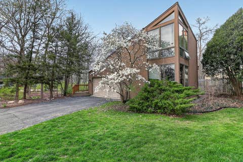 Photo of 5337 Brookbank Road, Downers Grove, IL 60515 (MLS # 12725067)
