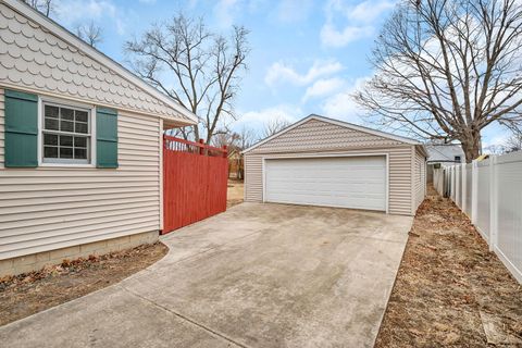 Tiny photo for 917 Parks Lane, Ottawa, IL 61350 (MLS # 12618644)