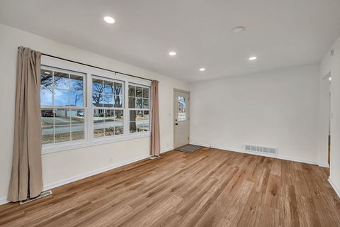 Tiny photo for 917 Parks Lane, Ottawa, IL 61350 (MLS # 12618644)