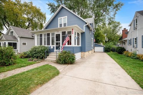 Photo of 524 Walnut Street, Batavia, IL 60510 (MLS # 12474278) Photo of 524 Walnut Street, Batavia, IL 60510 (MLS # 12474278)