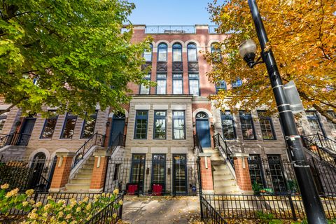 Photo of 363 W Superior Street #A, Chicago, IL 60654 (MLS # 12511361)