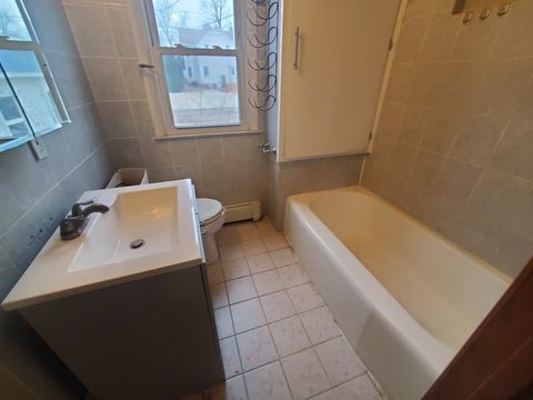 Tiny photo for 616 Argyle Court, Clinton, IA 52732 (MLS # 12555230)