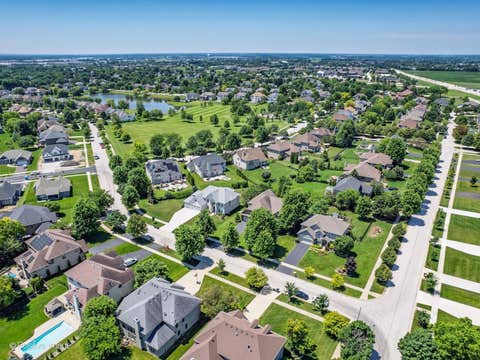 Tiny photo for 537 N Sycamore Lane, North Aurora, IL 60542 (MLS # 12716995)