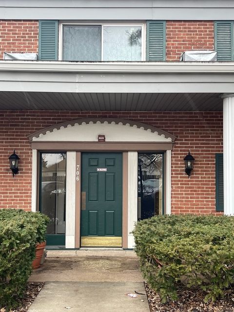 Photo of 706 E Algonquin Road #204, Arlington Heights, IL 60005 (MLS # 12534352)