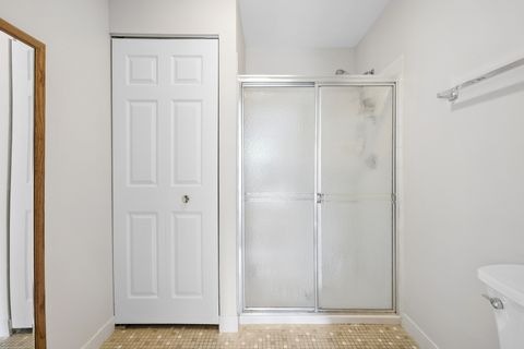 Tiny photo for 240 Southwick Court #240, Vernon Hills, IL 60061 (MLS # 12649209)