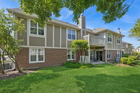 Tiny photo for 240 Southwick Court #240, Vernon Hills, IL 60061 (MLS # 12649209)